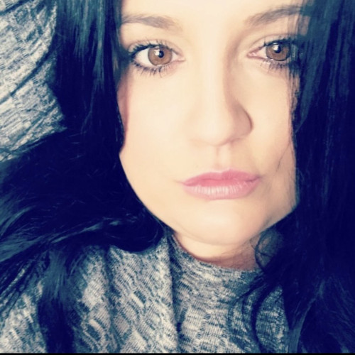lindsey  m. profile photo