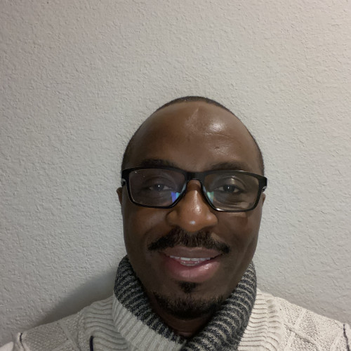 Seni E. profile photo