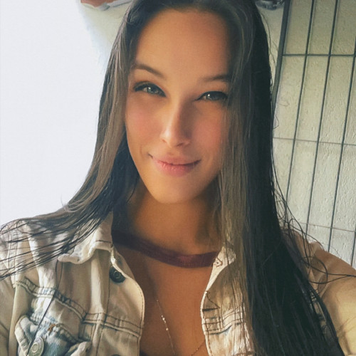 jade  r. profile photo
