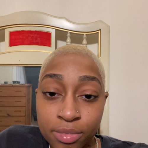 Isis Y. profile photo