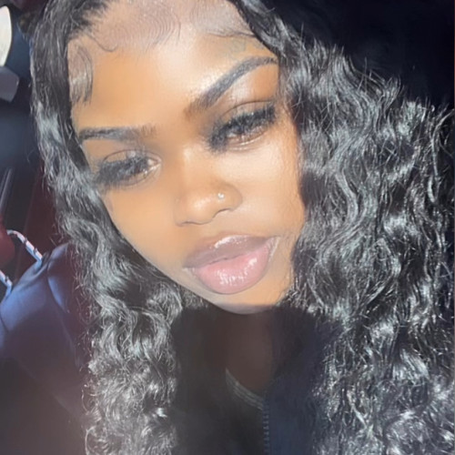 Quinnaza  B. profile photo