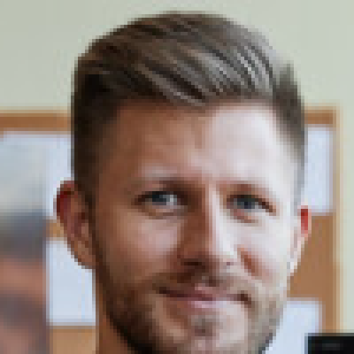 Max M.