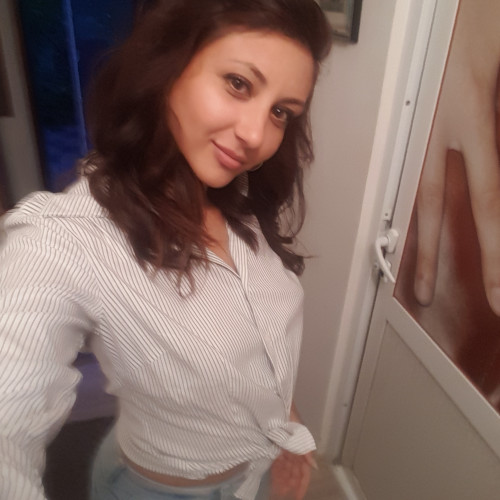 Ana  R.
