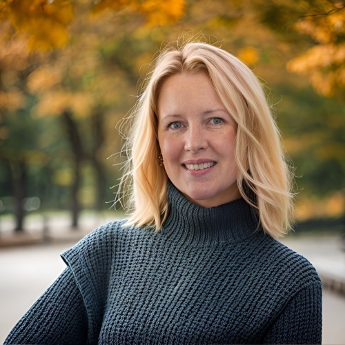 Helene  M.