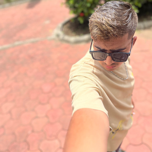 Ur_fav_ d. profile photo