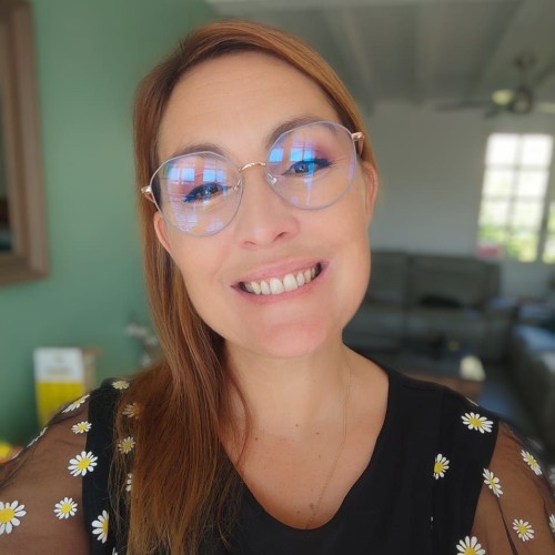 Julie V.