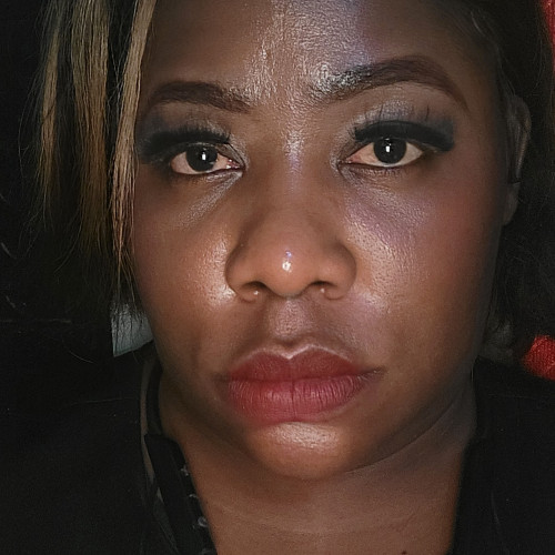 ESTHER  O. profile photo