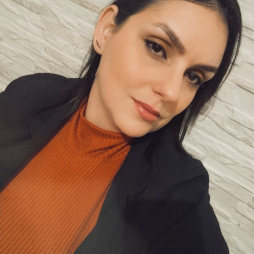 Una V. profile photo