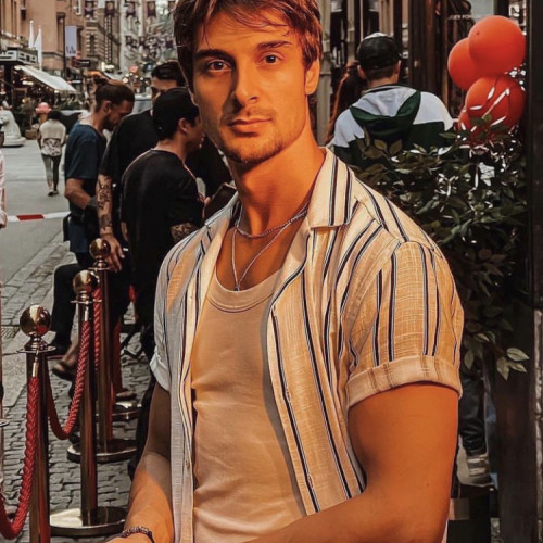 Robin  N. profile photo
