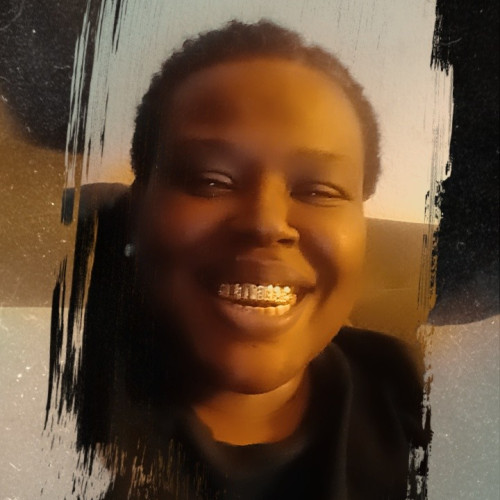 Mia  . profile photo