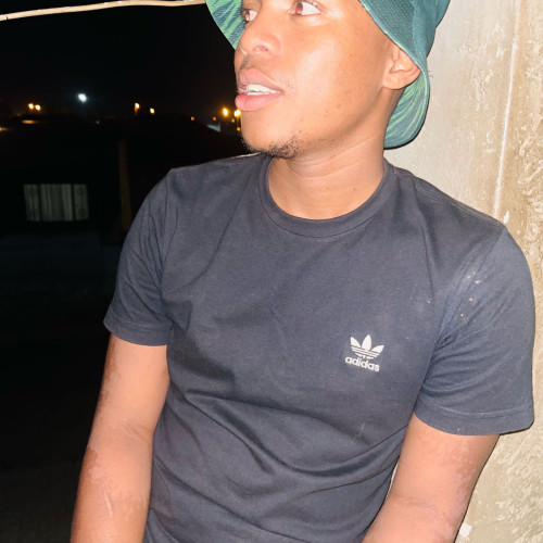 Mvelo  R. profile photo