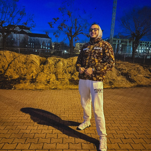 Dank M. profile photo
