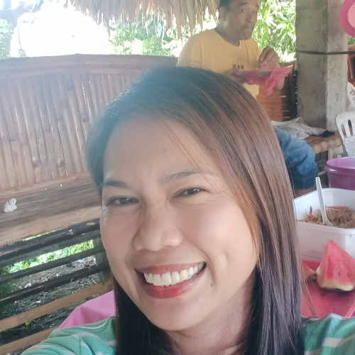 let L. profile photo
