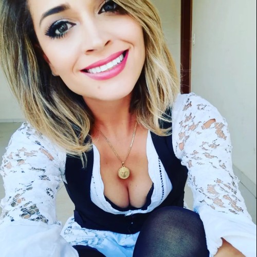 Carla  R.