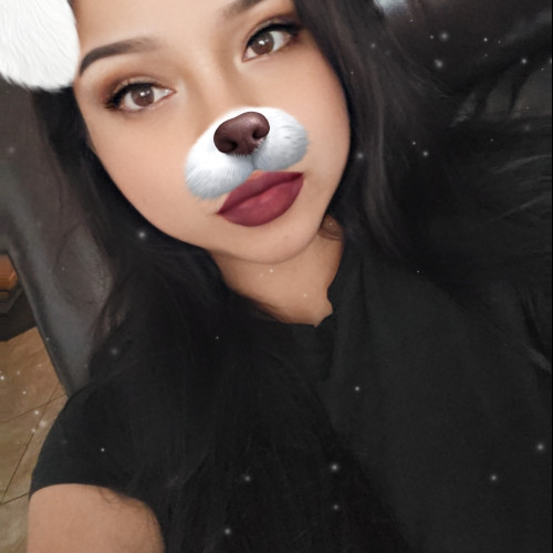Lizzy G.