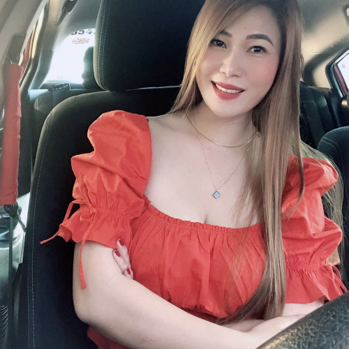 Elise T.