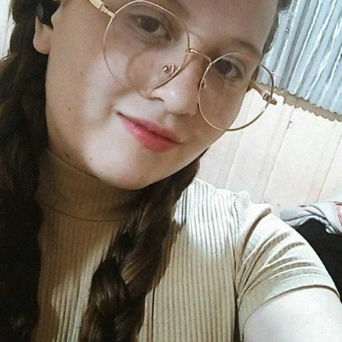 larissa m. profile photo