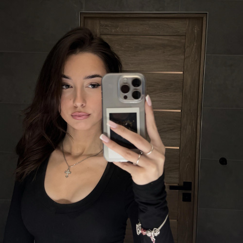 Estere L. profile photo