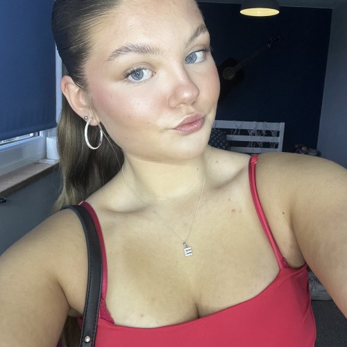 Ella J.