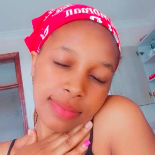 Essy M. profile photo