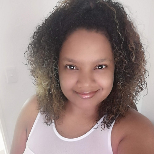 Simone E.