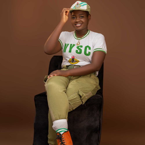 happiness e. profile photo