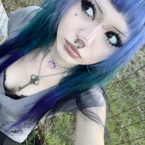 Viv E. profile photo