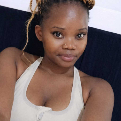 Leona M. profile photo