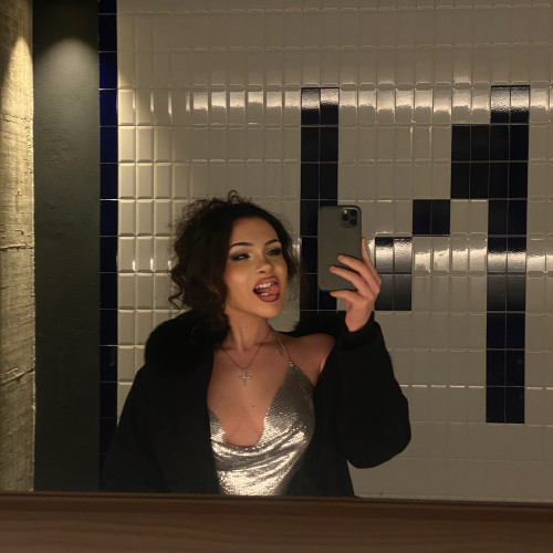 Bella F.