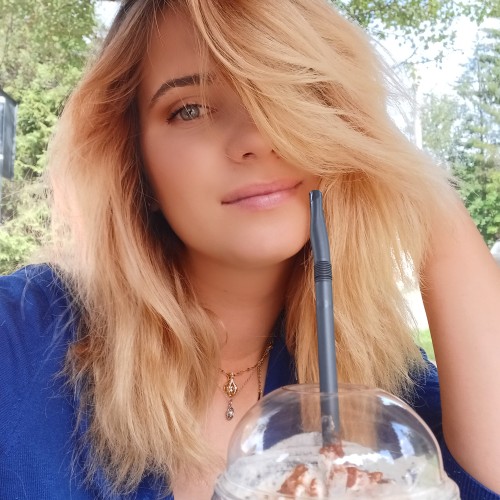 Laura L.