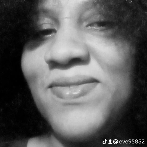 Eva T. profile photo