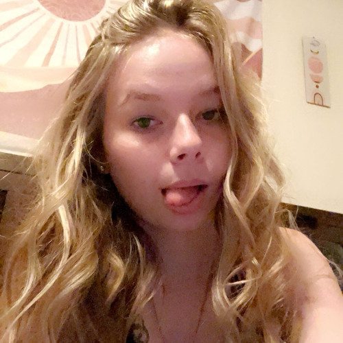 taylor y. profile photo