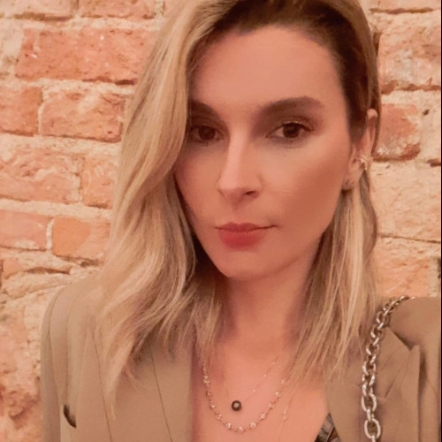 Julia R.
