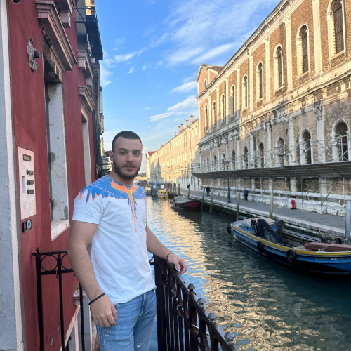 Victor M. profile photo