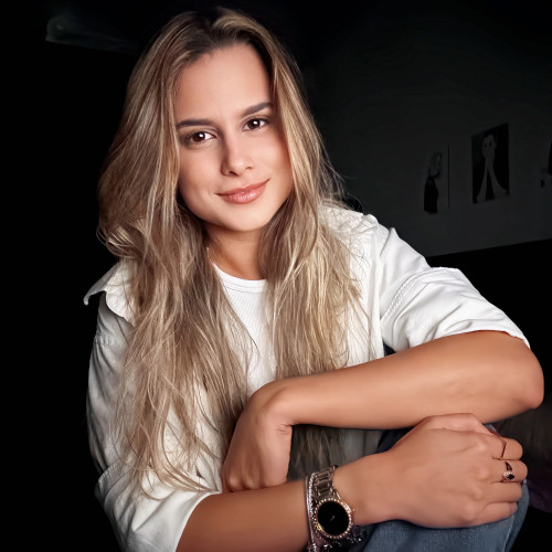 Ana Luiza F. profile photo