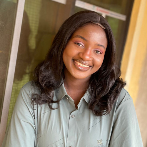 yetunde l. profile photo