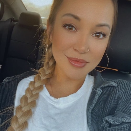 Skye R.