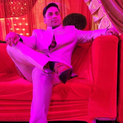 Naveen I.