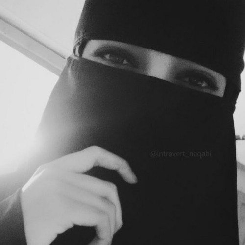 Ayesha R.