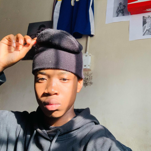 Junior  L. profile photo