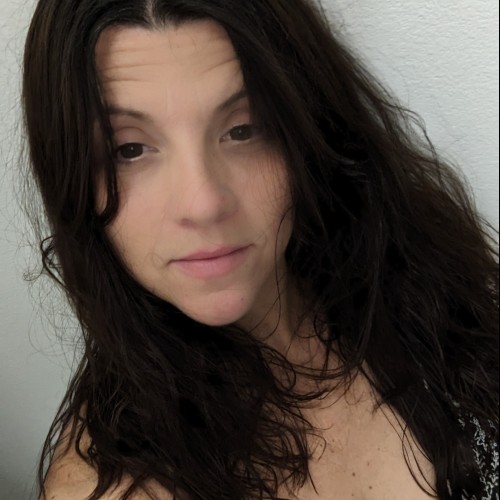 Leslie  R.