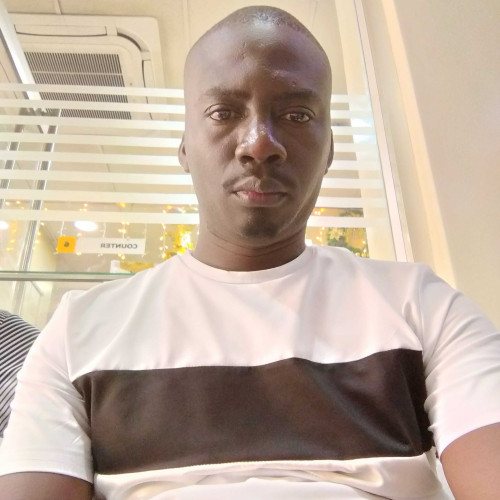 Emmo e. profile photo