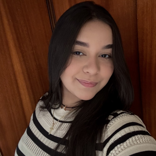 María  L. profile photo