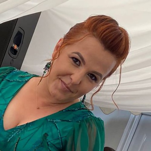 Elena R.