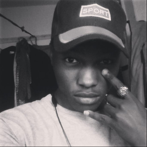 Maxwel L.