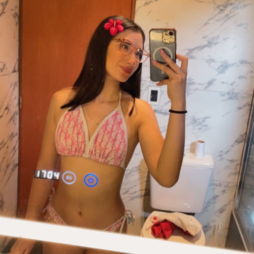 Mariel M. profile photo