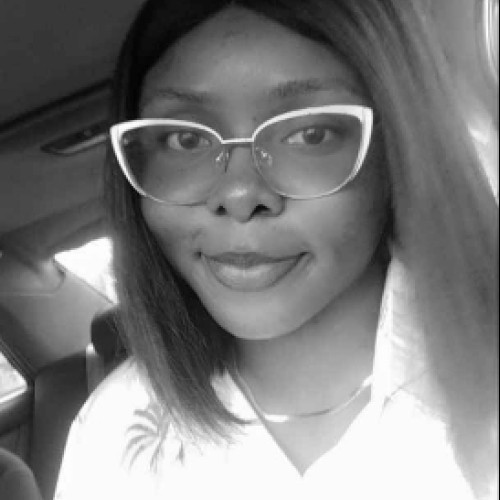 Esther  O. profile photo
