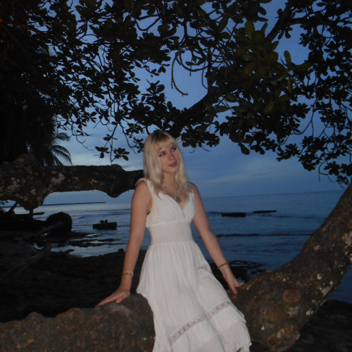 Velouria F. profile photo