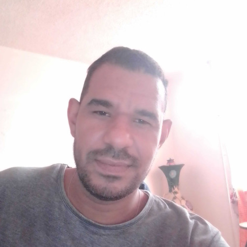 hendry l. profile photo