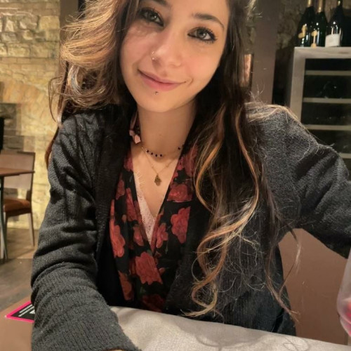 Iris M. profile photo